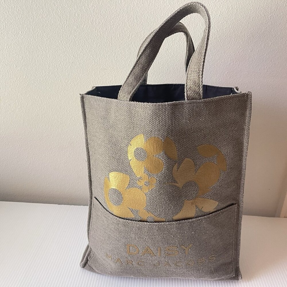 Marc Jacobs Daisy Tote Gold Logo Flower Burlap Travel Shopper Bag Outside Pocket